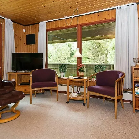 6 Person Holiday In R M *